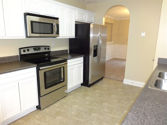 Building Photo - 718 Nottingham Dr