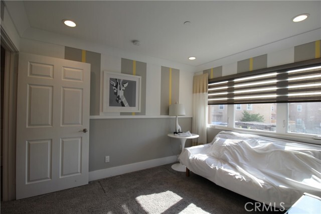 Building Photo - 15343 Lotus Cir