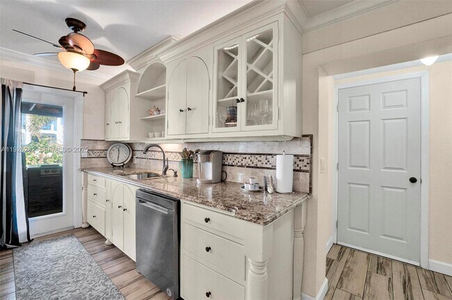 Building Photo - 812 Chukker Rd