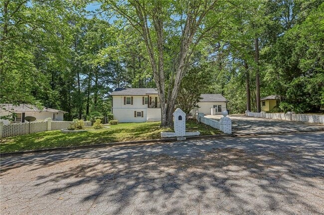 Building Photo - 3898 Skidmore Dr