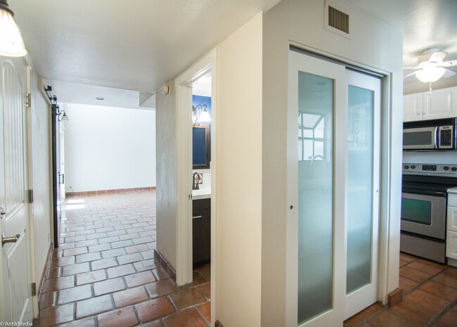 Building Photo - 7023 E 4th St