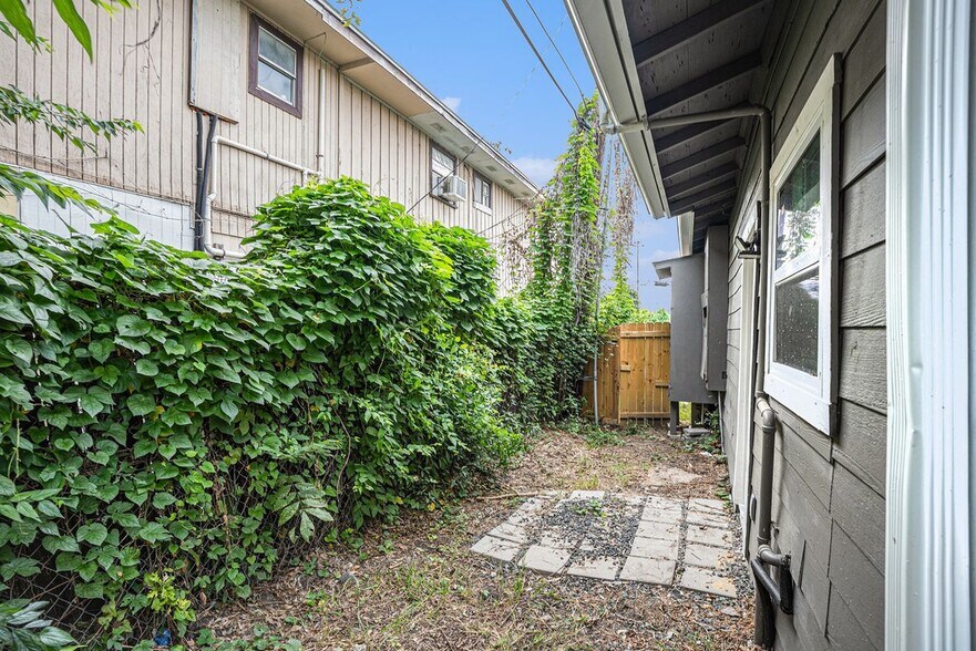 Building Photo - 7449 Walker St