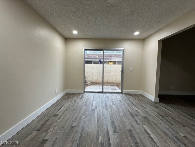 Building Photo - 117 Boysenberry Ln