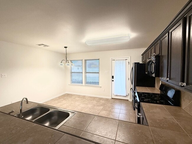 Building Photo - 15390 Eaglestone Dr