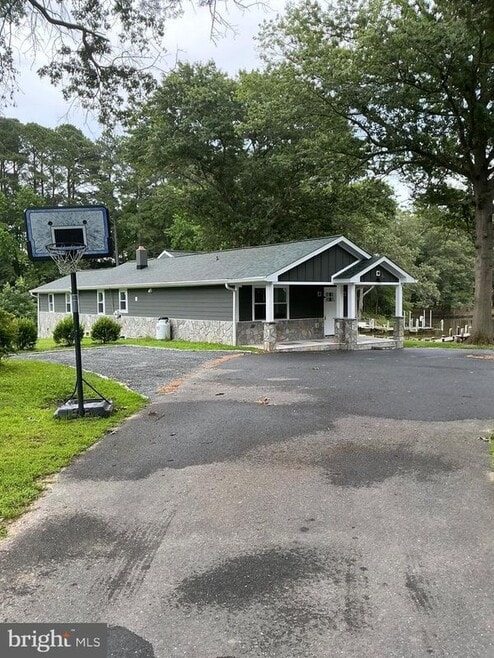 Building Photo - 109 Yewell Rd