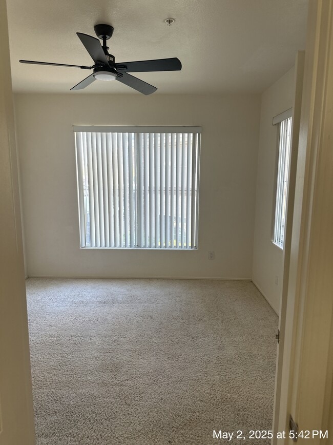 Building Photo - 7119 N Durango Dr