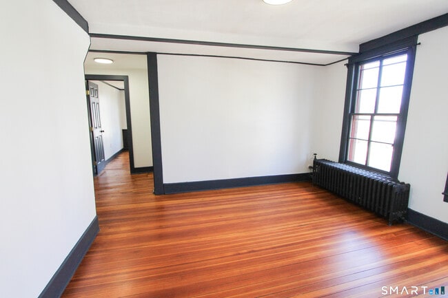 Building Photo - 883 Worthington Ridge