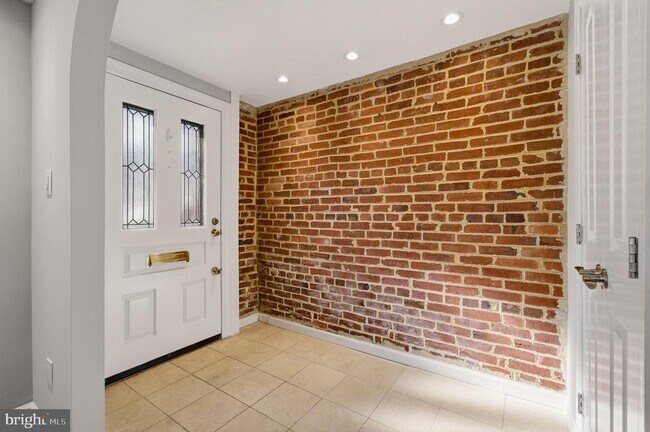 Building Photo - 2117 S St NW