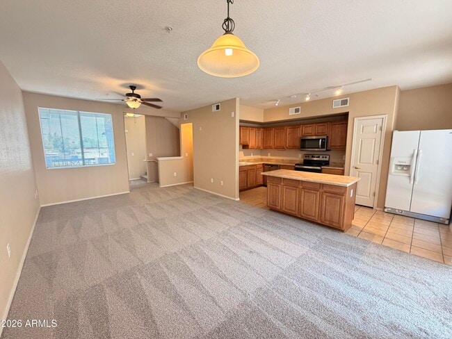 Building Photo - 18250 N Cave Creek Rd
