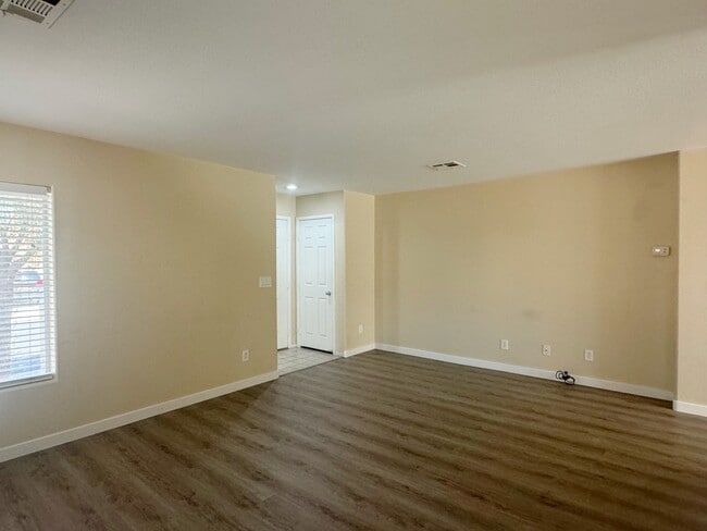 Building Photo - 8305 Golden Amber St
