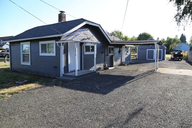 Building Photo - 2bed/1bath with a shop