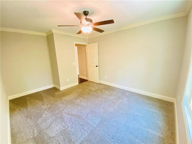 Building Photo - 3610 Leach Rd