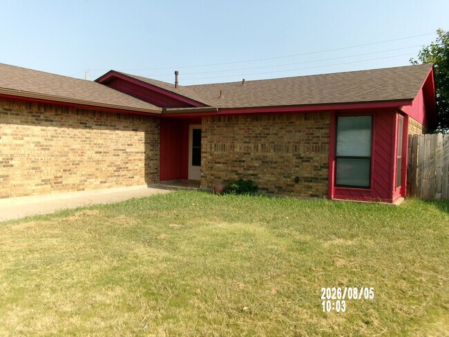 Building Photo - 6049 SW Atterbury Dr