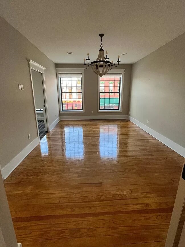 Building Photo - 504 Broadway St