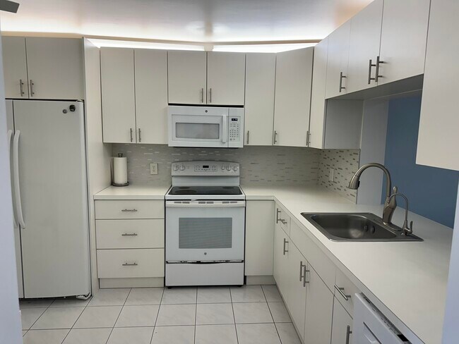Building Photo - 901 SW 128th Terrace