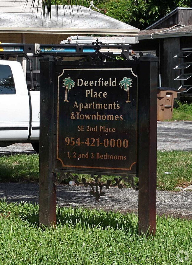 Building Photo - Deerfield Place Apartments & Townhomes