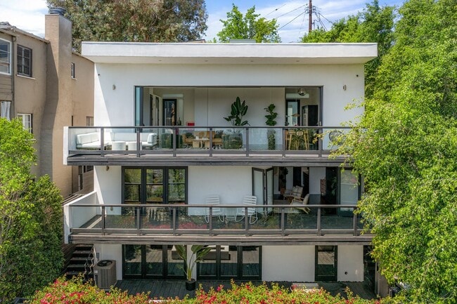 Building Photo - Architectural Contemporary with Panoramic ...