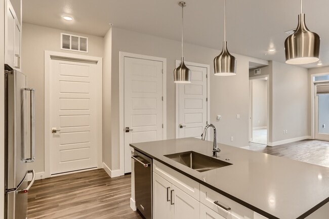 Building Photo - 20 Wilcox St