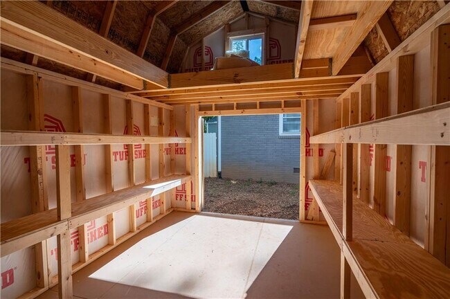 Building Photo - 3860 Carlton Dr