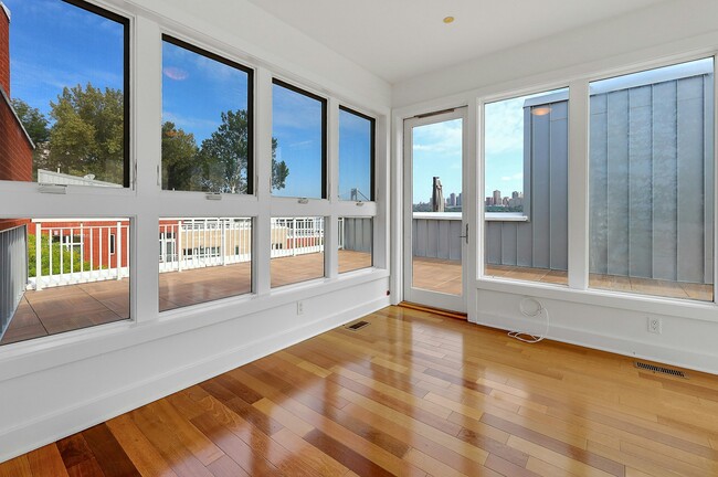 Building Photo - 22 Vela Way