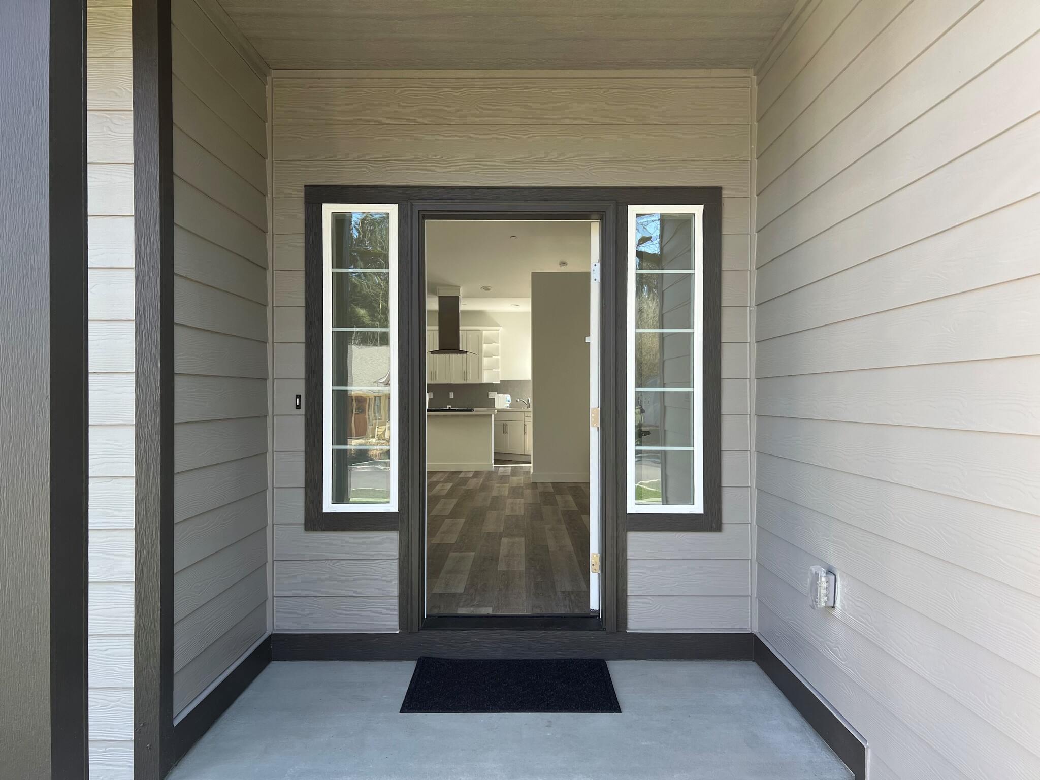 Building Photo - 3002 Roald Ave SE