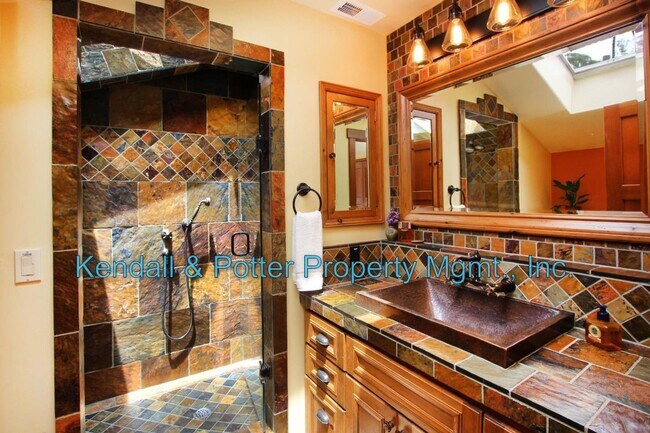 Building Photo - 508 Escalona Dr