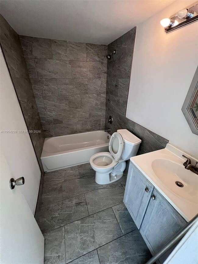 Building Photo - 89 Berkshire D