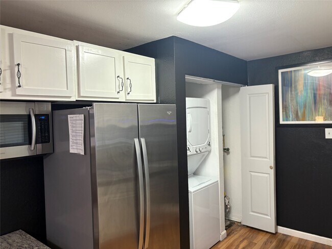 Building Photo - 2201 Nettleton St