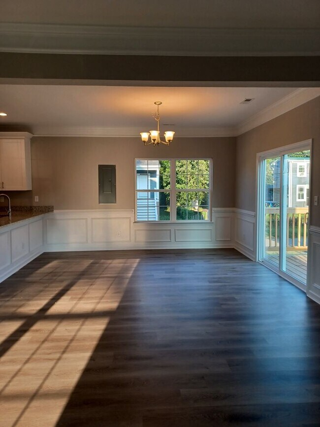 Building Photo - Newly Constructed 5 Bedroom Home in Hampton