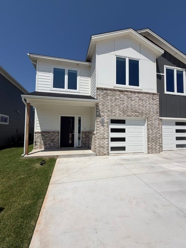 Building Photo - 945 Prestige Pl