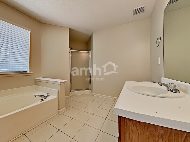 Building Photo - 4089 Dresden Ct NW