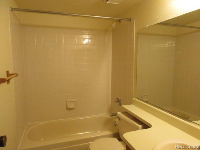 Building Photo - 921 S Zeno Way