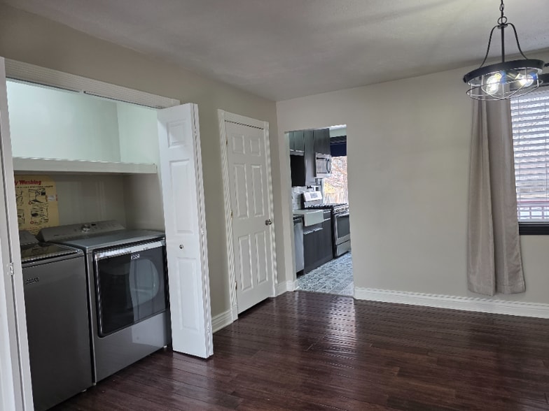 Building Photo - 116 E 27th St