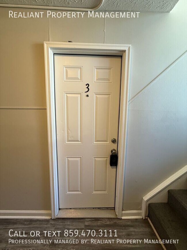 Building Photo - 2066 Fairmont Ct