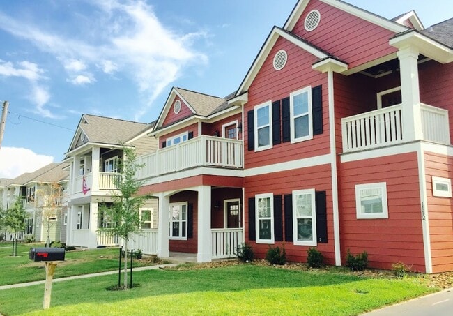 Building Photo - 1112 Oney Hervey Dr