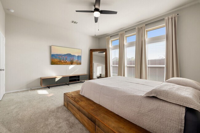 Building Photo - 23039 Birchwood Valley Ln