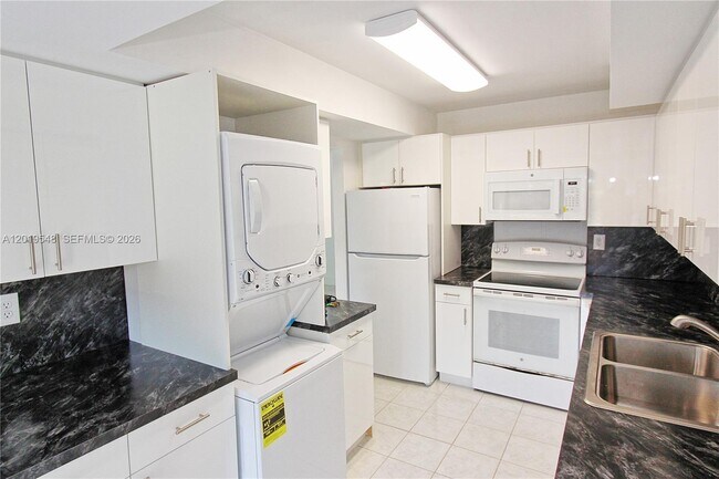 Building Photo - 5800 SW 127th Ave