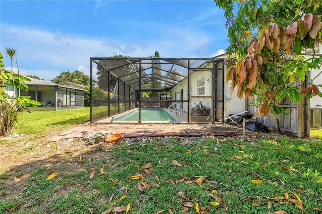 Building Photo - 3216 Pine Haven Dr