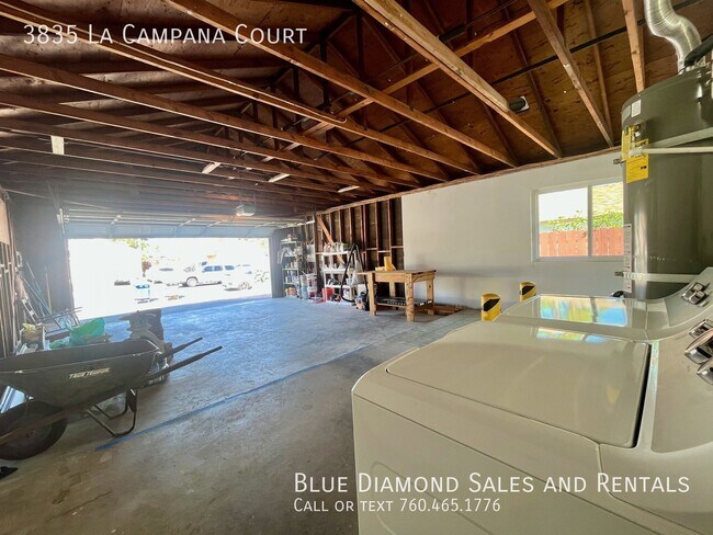 Building Photo - 3835 La Campana Ct