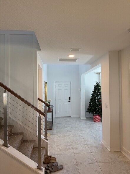 Building Photo - 12480 Hilltop Farms Dr