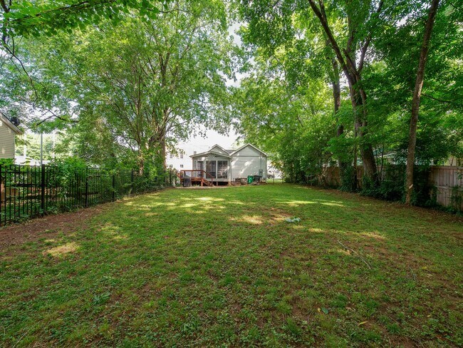 Building Photo - Updated and well appointed home in the his...