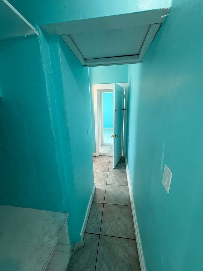 Building Photo - 1124 Nadeau St