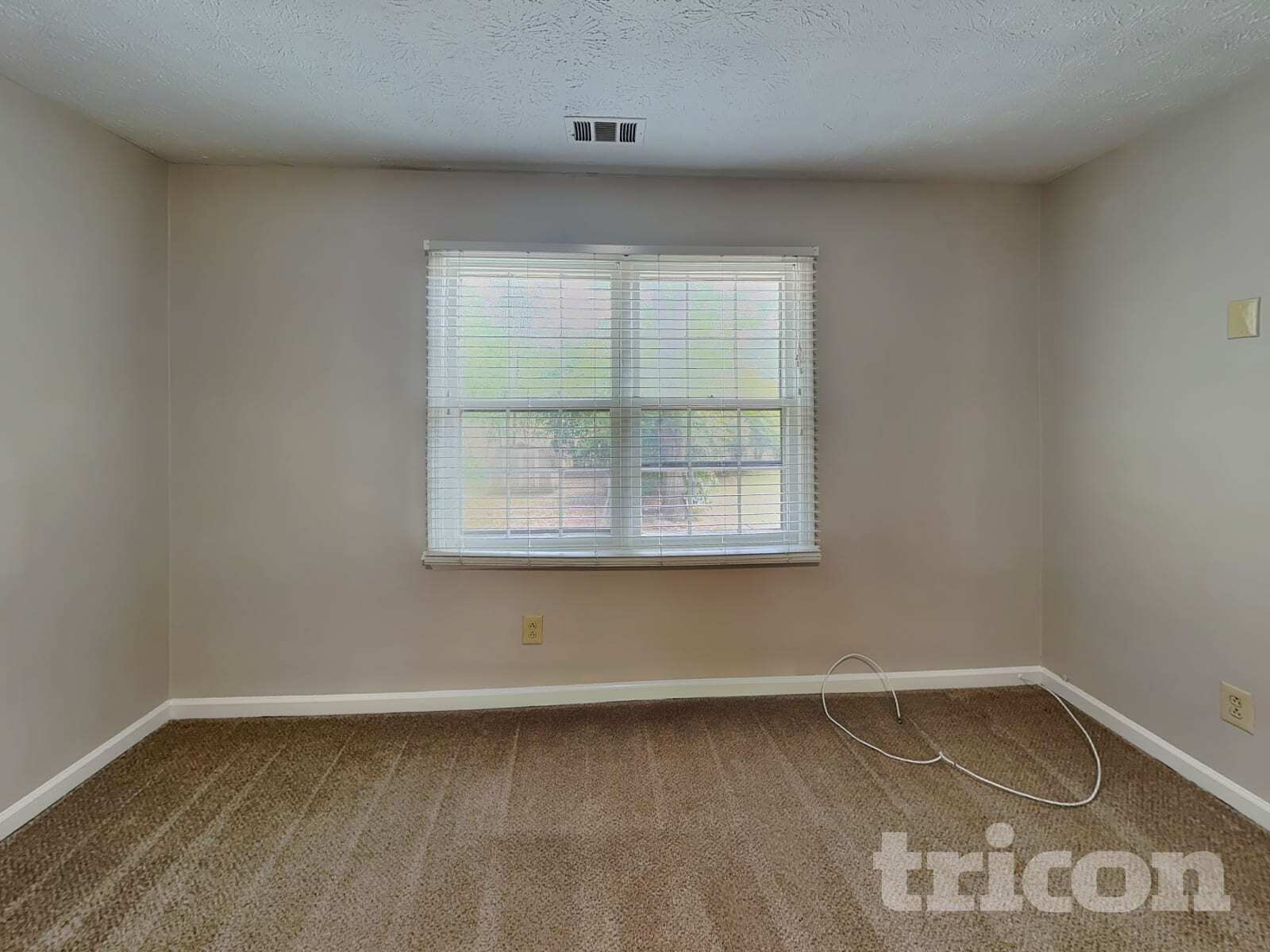 Building Photo - 100 Creekwood Ct