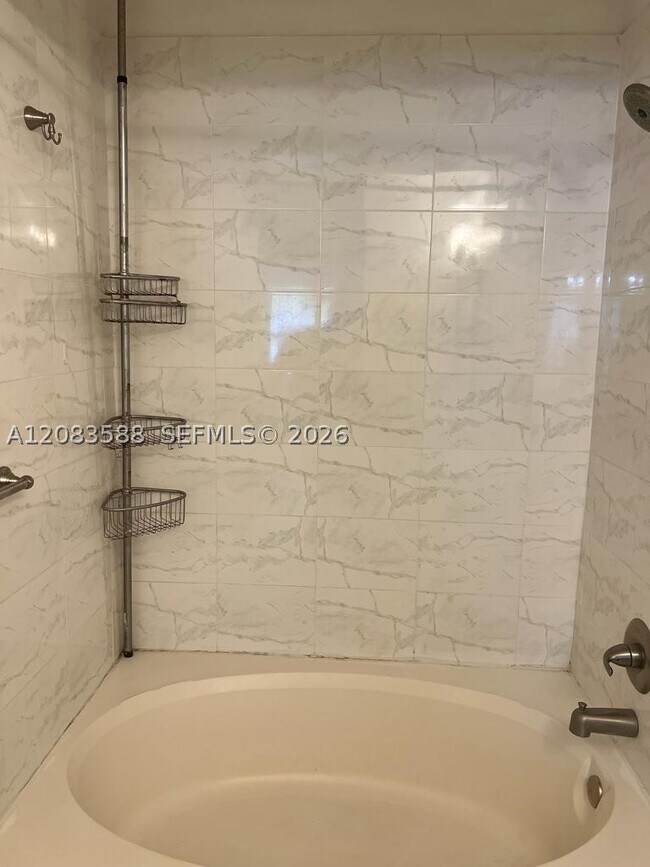 Building Photo - 10581 SW 155th Ct