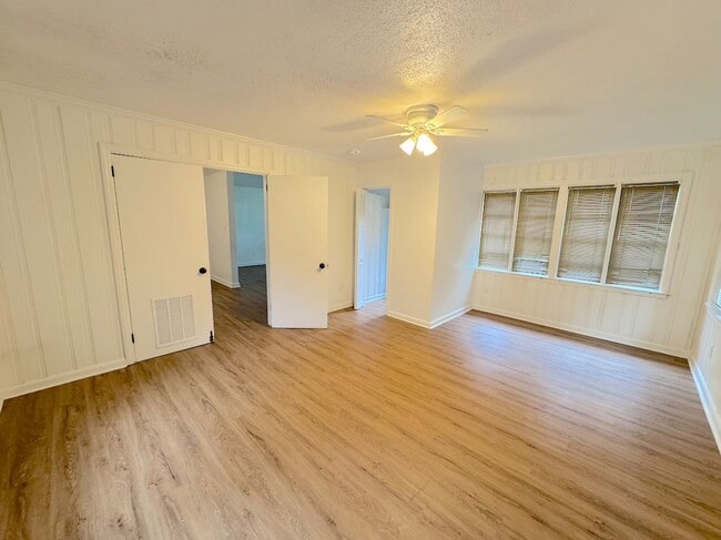 Building Photo - 1406 E 51st St