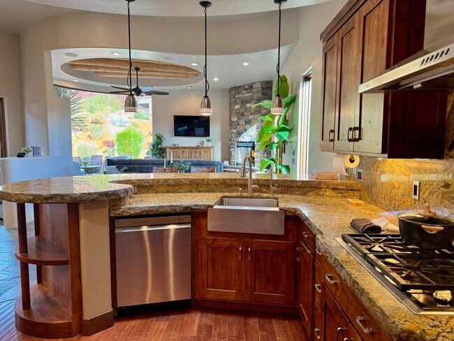 Building Photo - Furnished 3 Bedroom Entrada Home!!