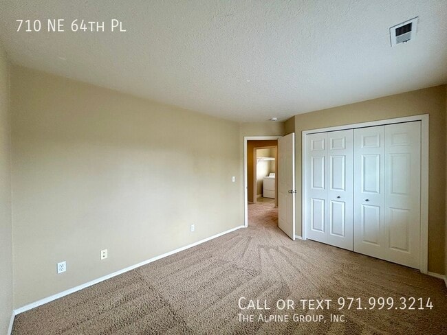 Building Photo - 710 NE 64th Pl