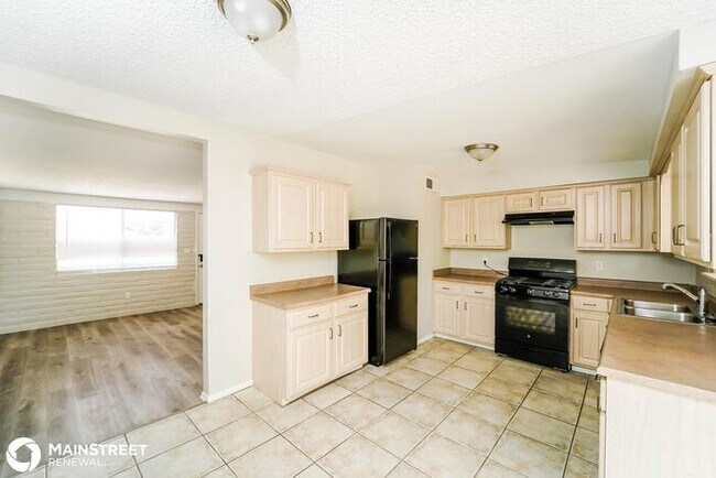 Building Photo - 3232 E STALLION LN, TUCSON, AZ 85739