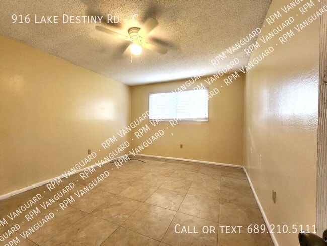 Building Photo - 916 Lake Destiny Rd