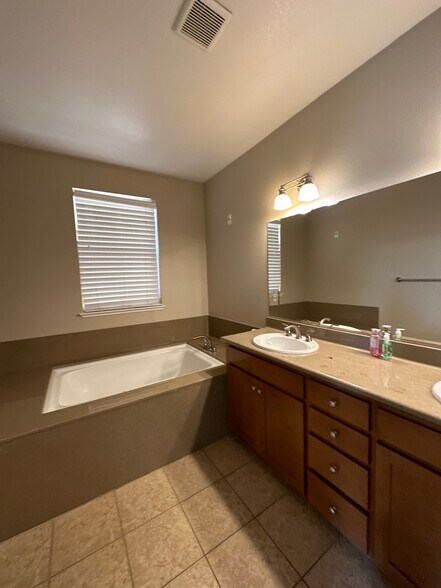 Building Photo - 6088 Old Quarry Loop